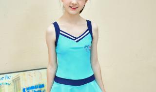 中学生模特泳装走秀